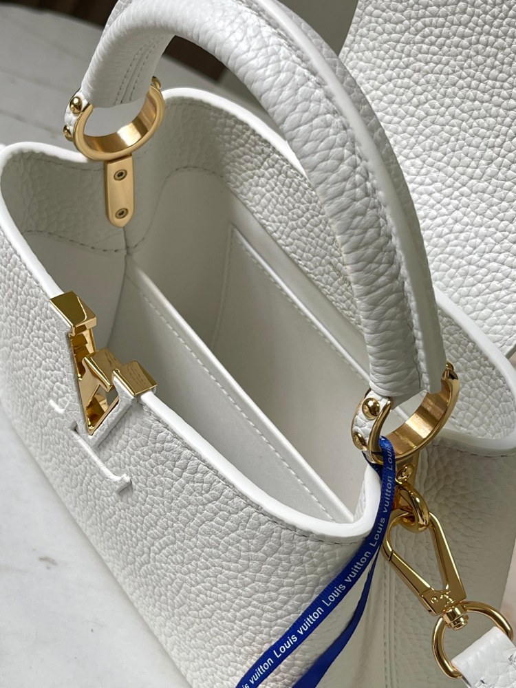 LV Capucines