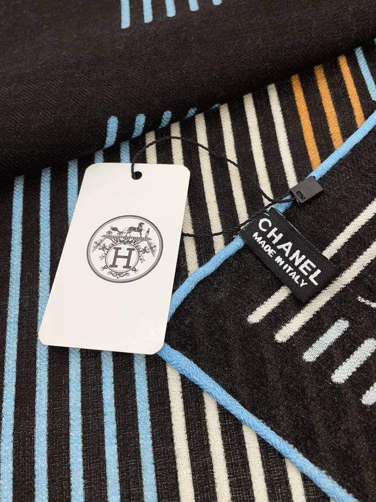 CHANEL Scarf