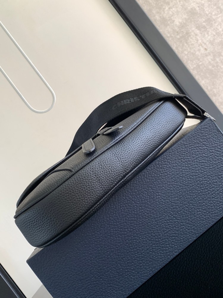 Dior manbag
