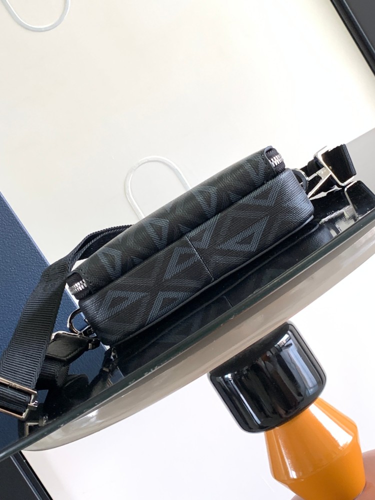 Dior manbag