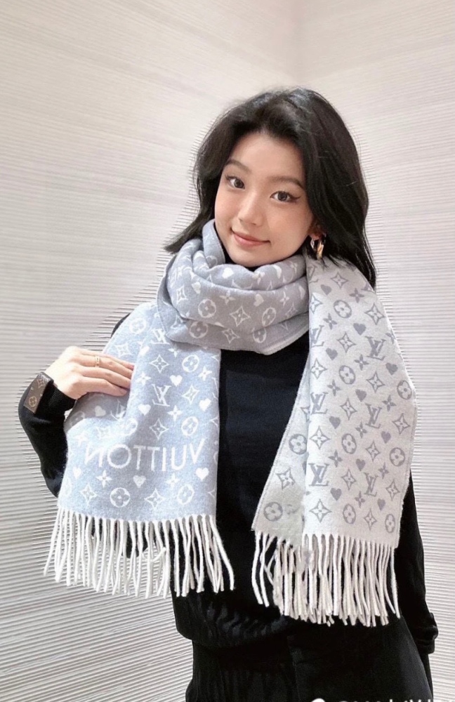 LV Scarf