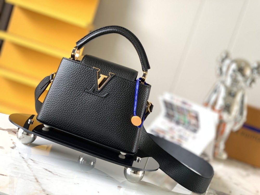LV Capucines Mini M59433 black