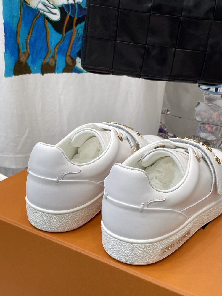 LV flats new arrival  LV运动鞋