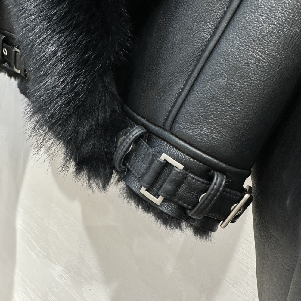 coat AAA top  leather clothing FENDI芬迪外套  原单狠货 皮衣