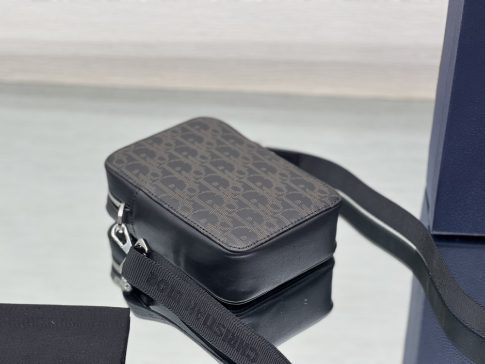 Dior manbag