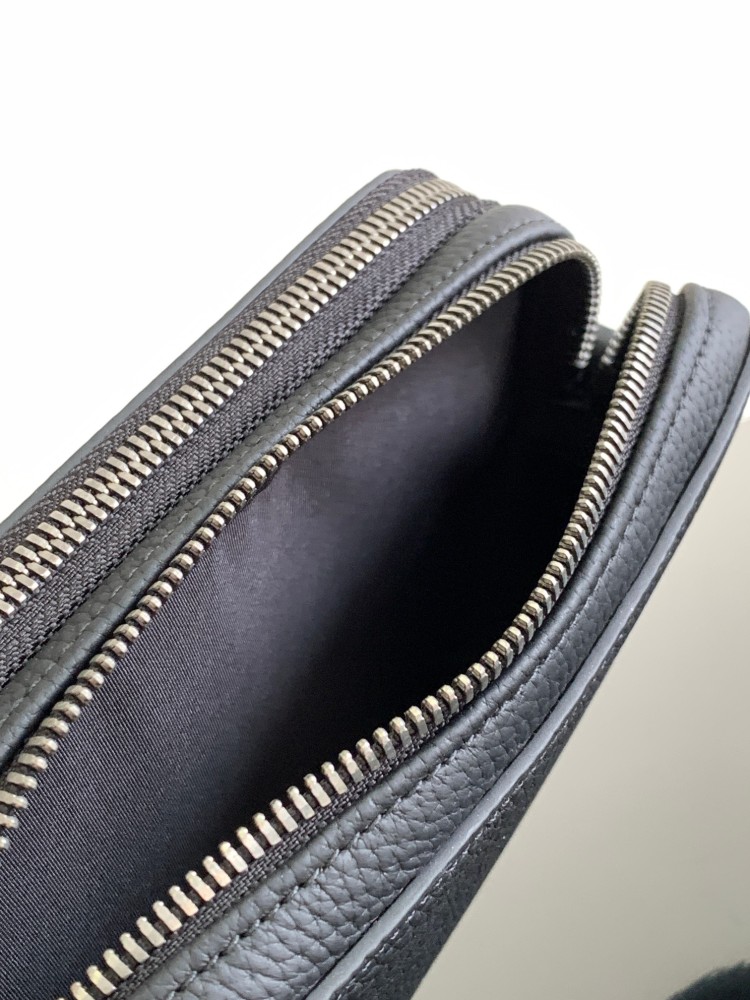 Dior manbag
