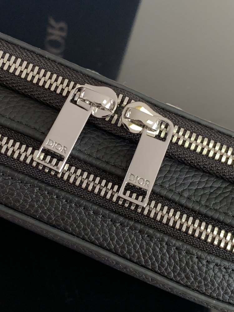 Dior manbag