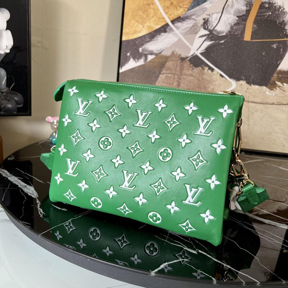 LV  Coussin M20760
