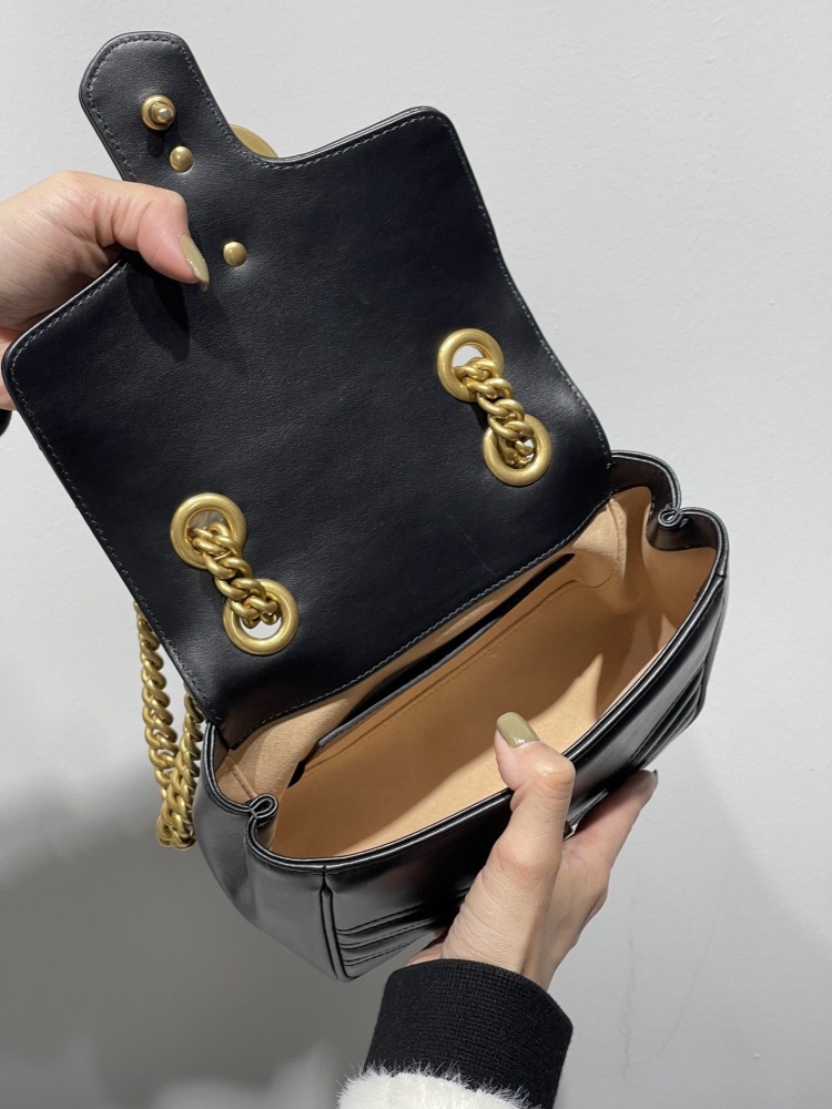 Gucci GG  size 18*15*8