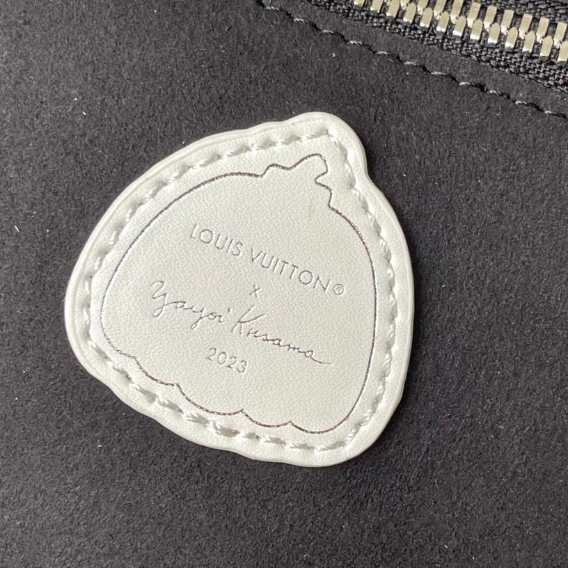 Neverfull Monogram Empreinte size