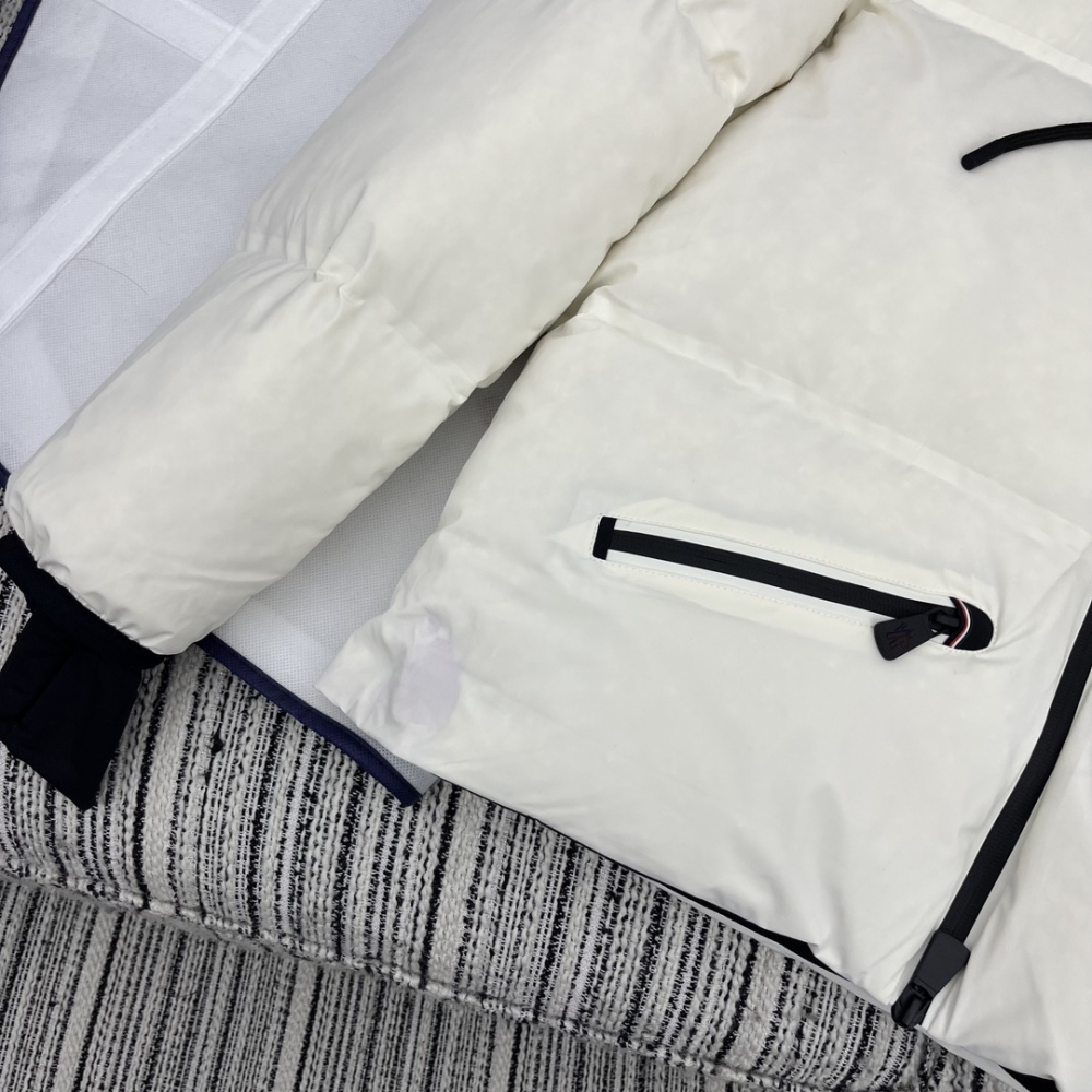 AAA top  Down jacket/cotton jacket 原单狠货 蒙口Moncler 羽绒服/棉服