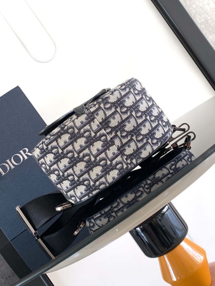 Dior manbag