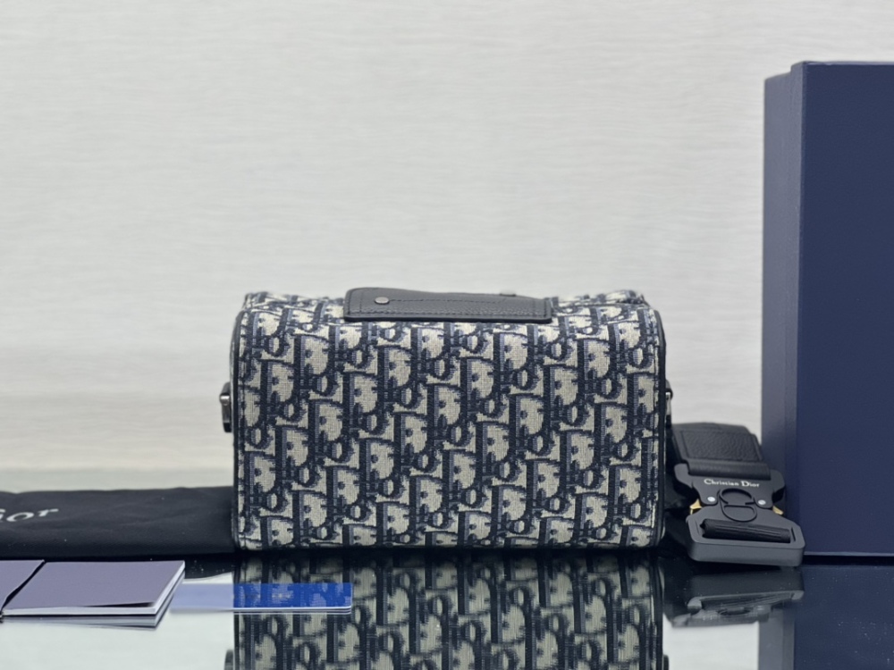 Dior manbag