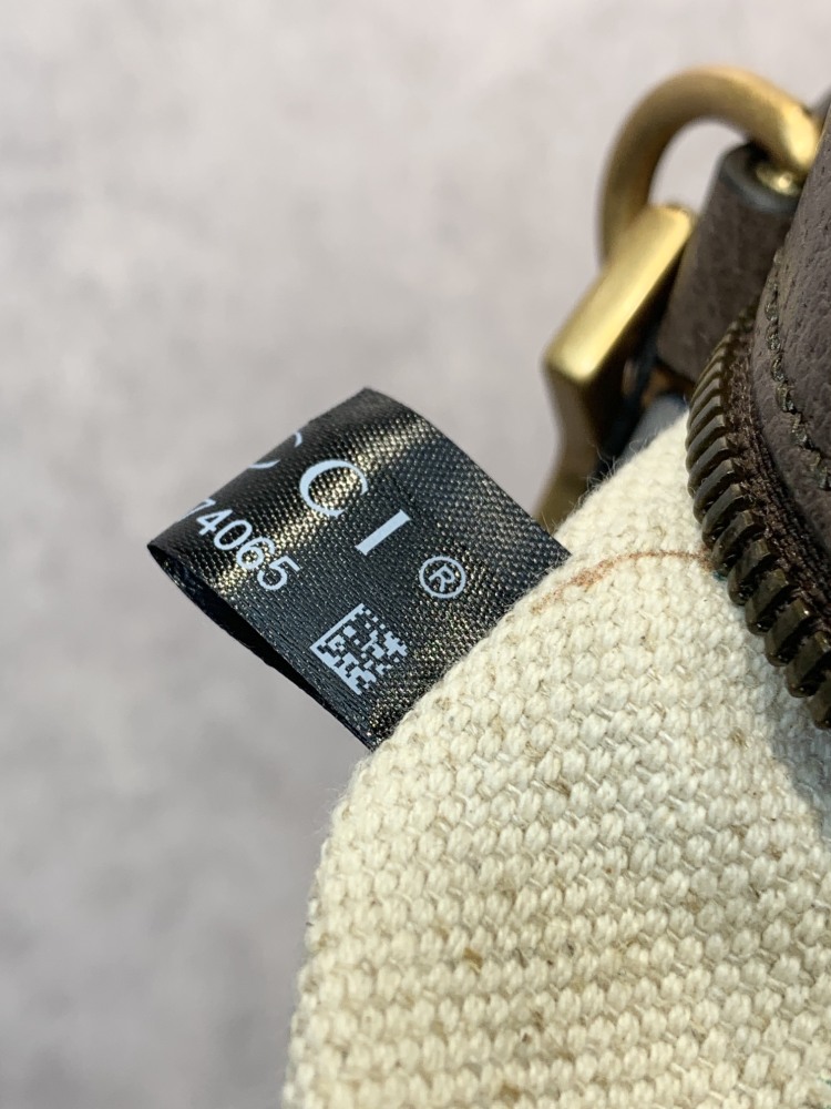 Gucci GG Supreme  size 24*15*7.5