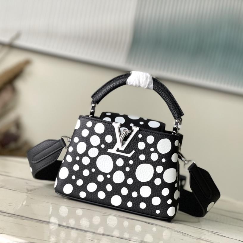 LV YK Capucines Taurillon Size cm