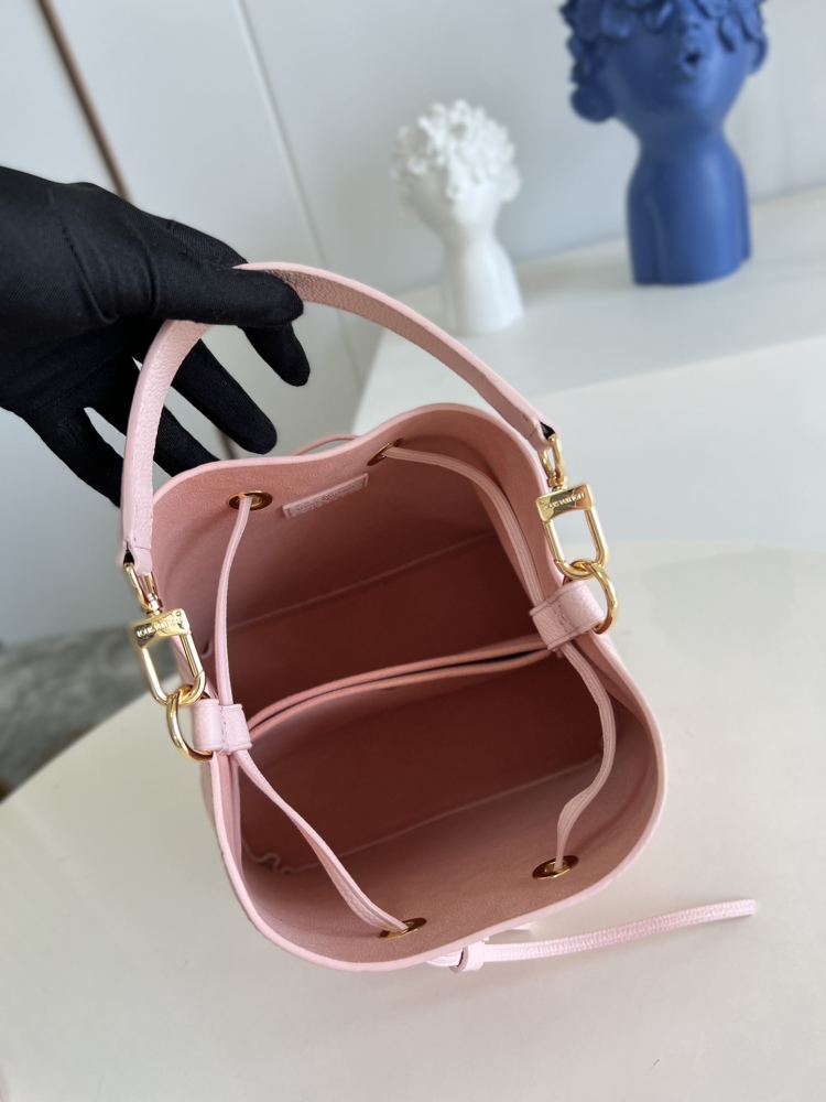 LV BB Monogram Empreinte  size 20 x 20 x 13