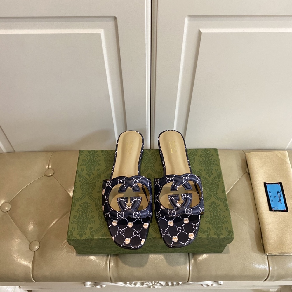 gucci字母镂空