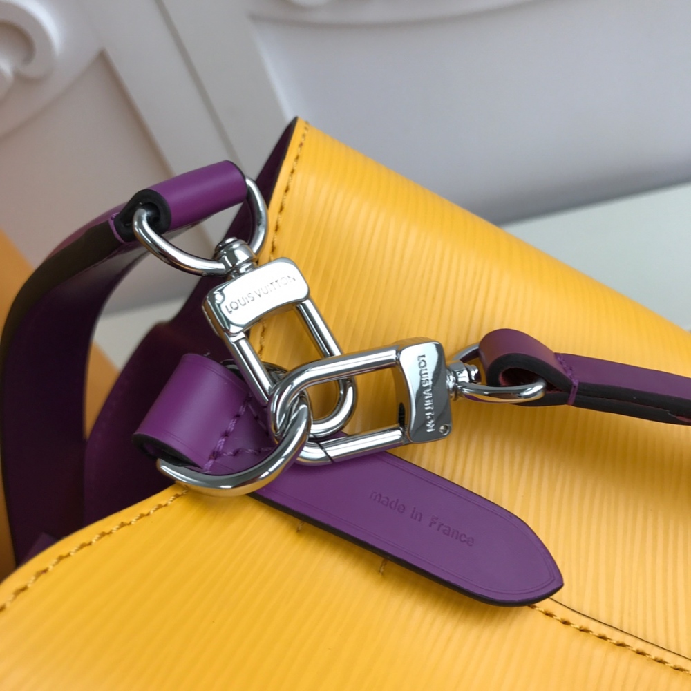 LV BB BB Epi cm  size 20.0 x 20.0 x 13.0