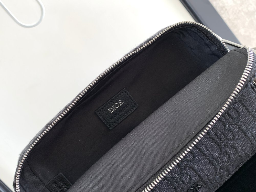 Dior manbag