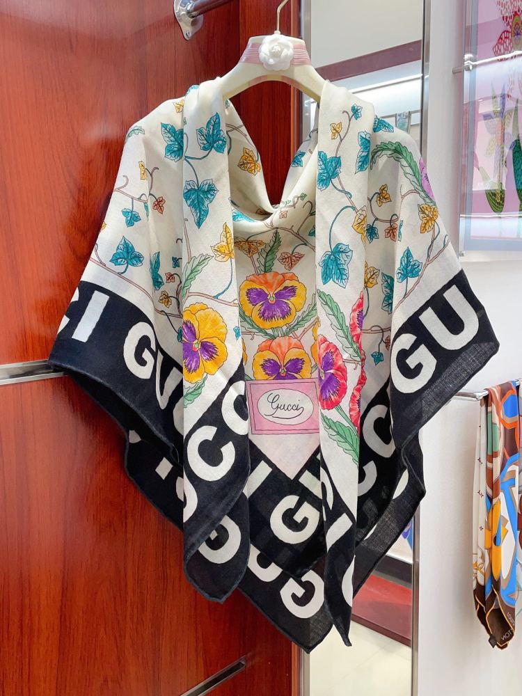 GUCCI Scarf