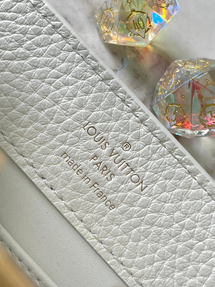 LV Capucines