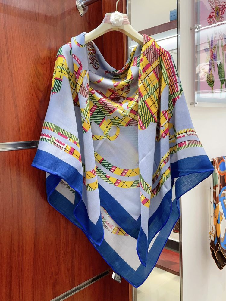 HERMES Scarf