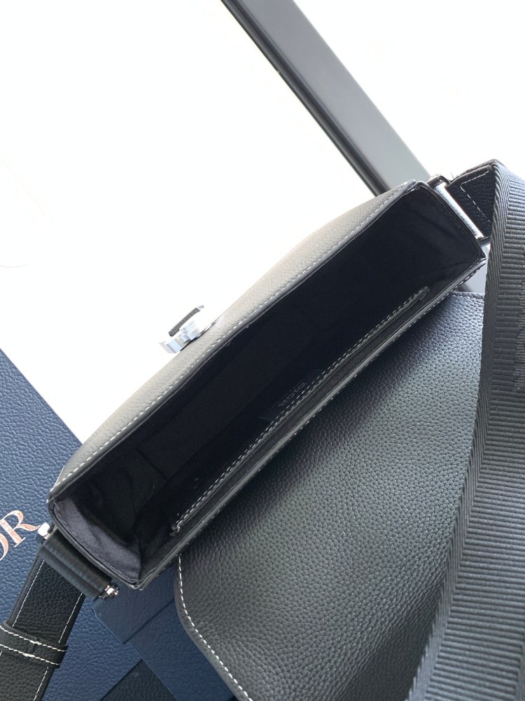 Dior manbag