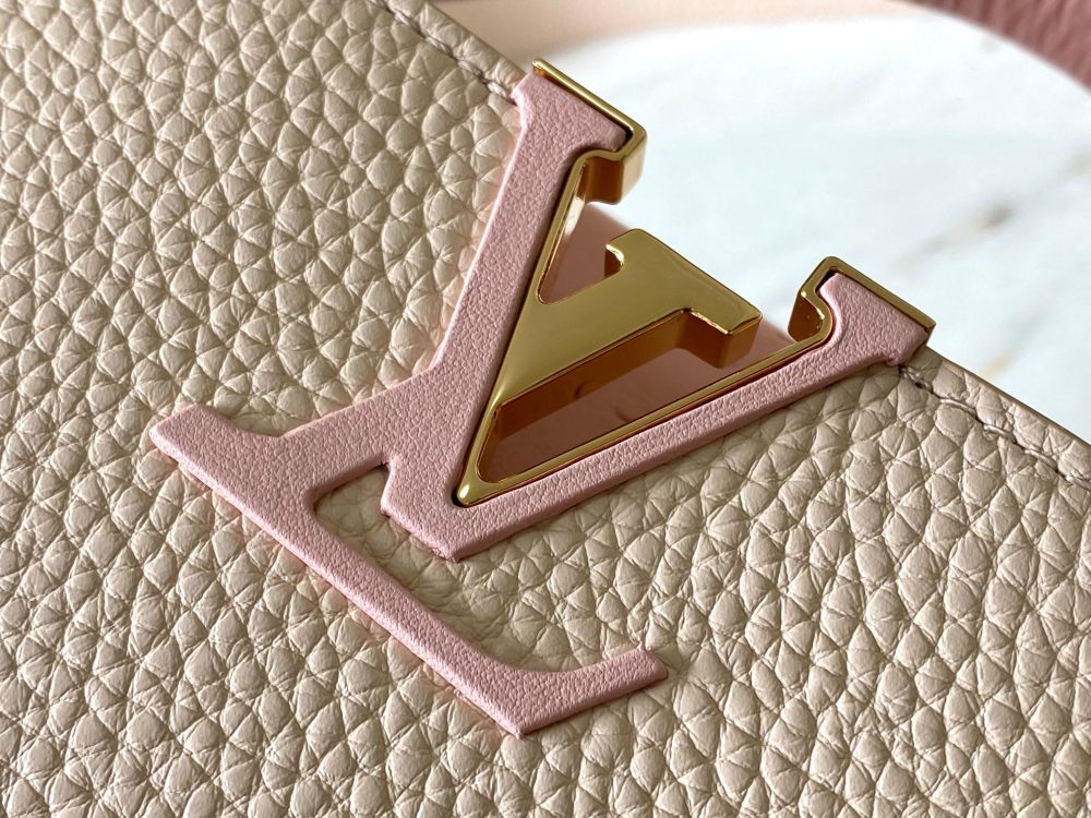 LV Capucines