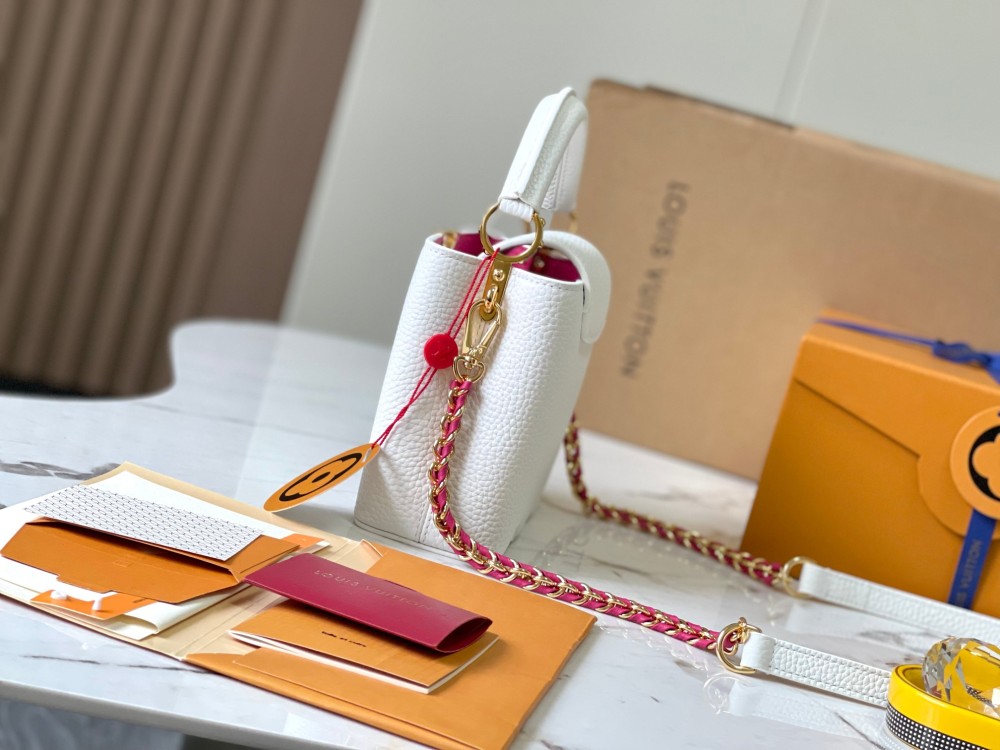 LV Capucines Mini M22121 white