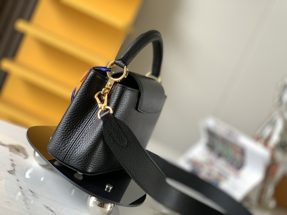 LV Capucines Mini M59433 black