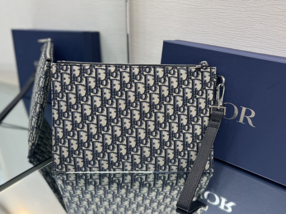 Dior manbag