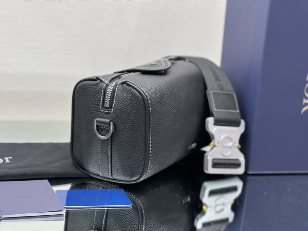 Dior man's Black Lingot 26