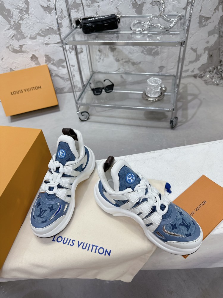 LV sneaker