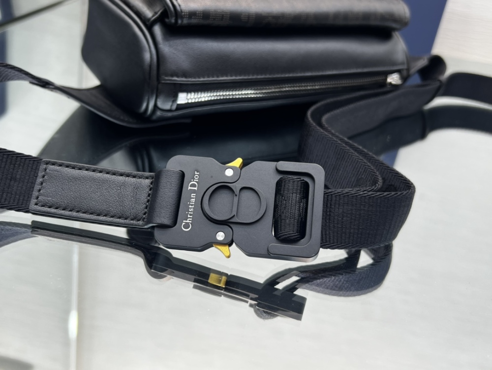 Dior manbag