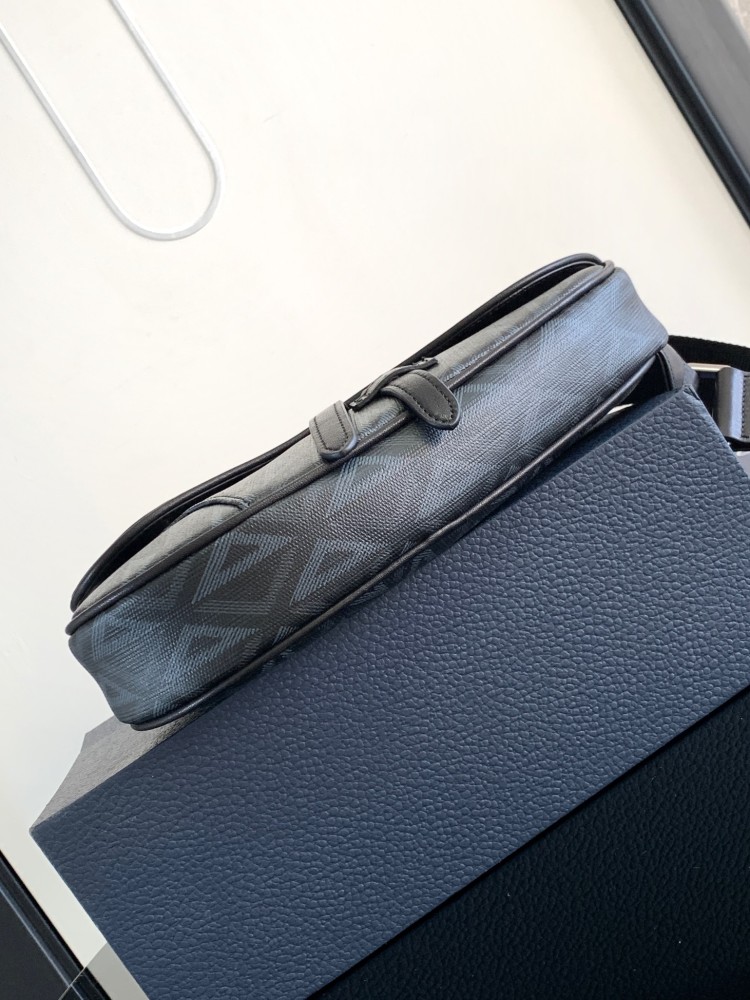 Dior manbag