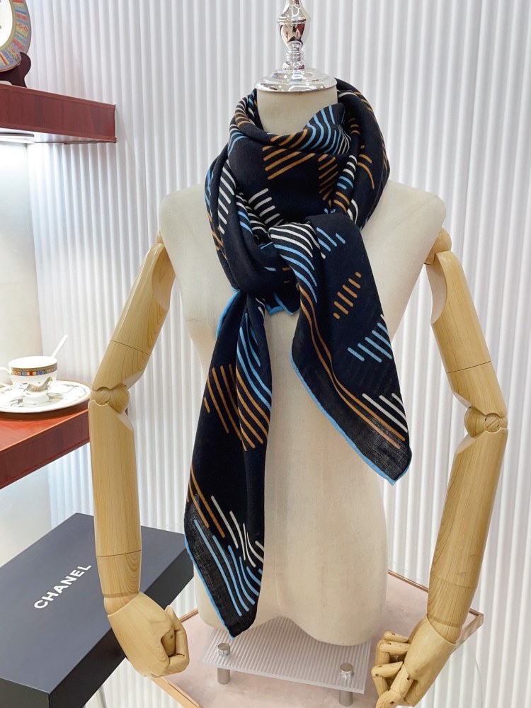 CHANEL Scarf