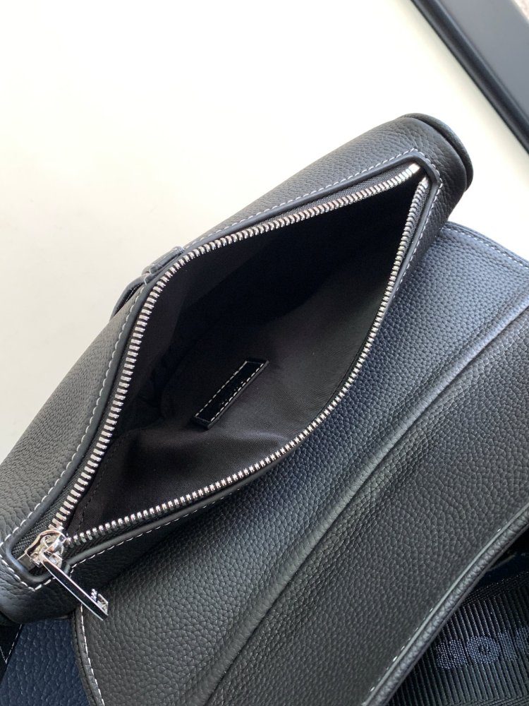 Dior manbag