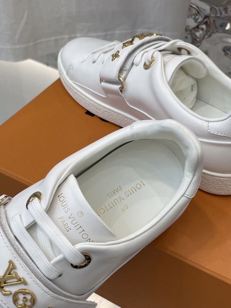 LV flats new arrival  LV运动鞋