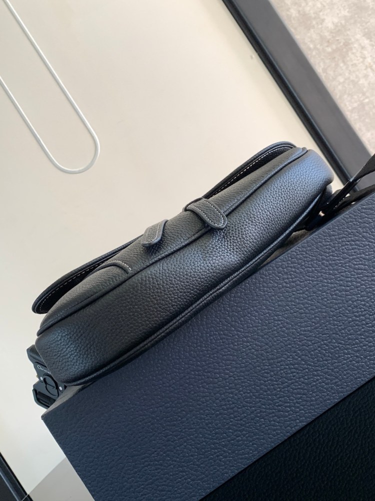 Dior manbag