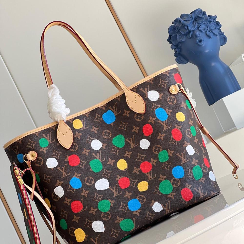 Neverfull Monogram size 31x28x14