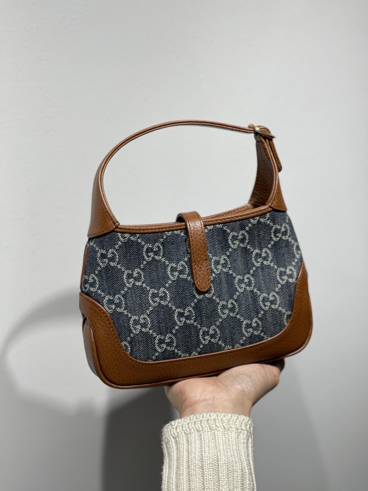 Gucci GG  size 19x13x3