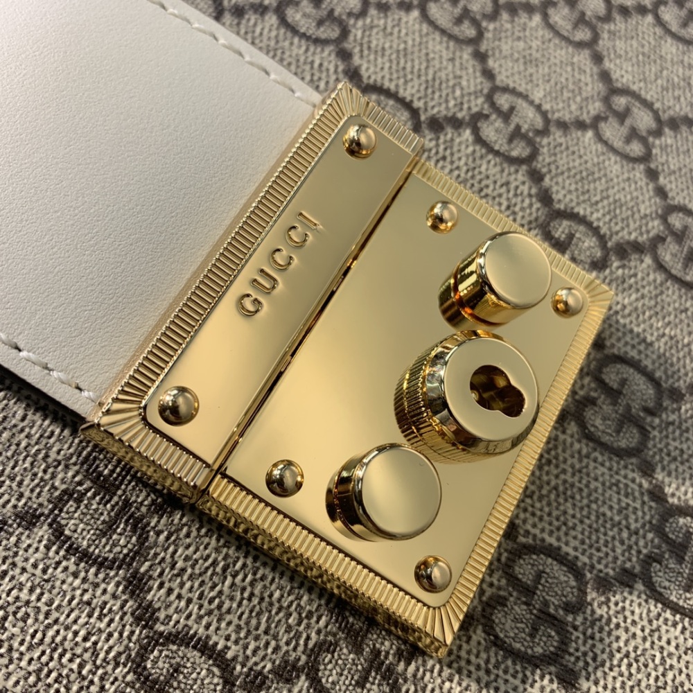 Gucci mini  size 35*24*15