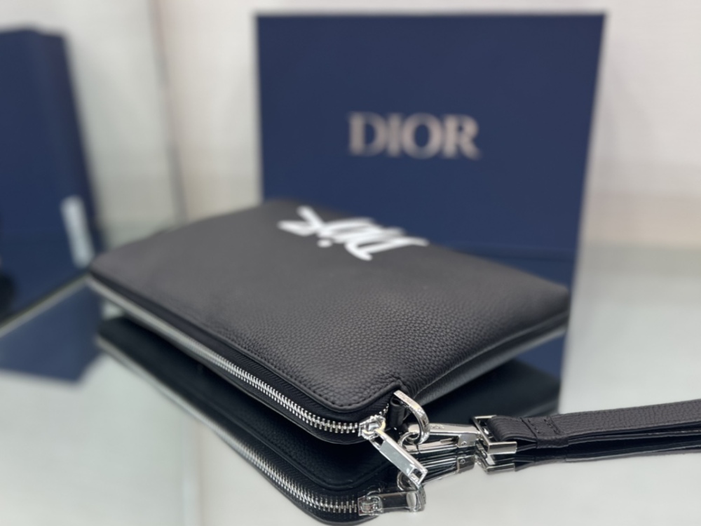 Dior manbag