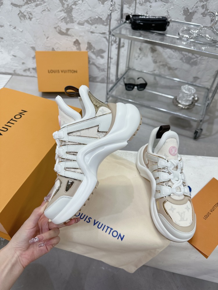 LV sneaker