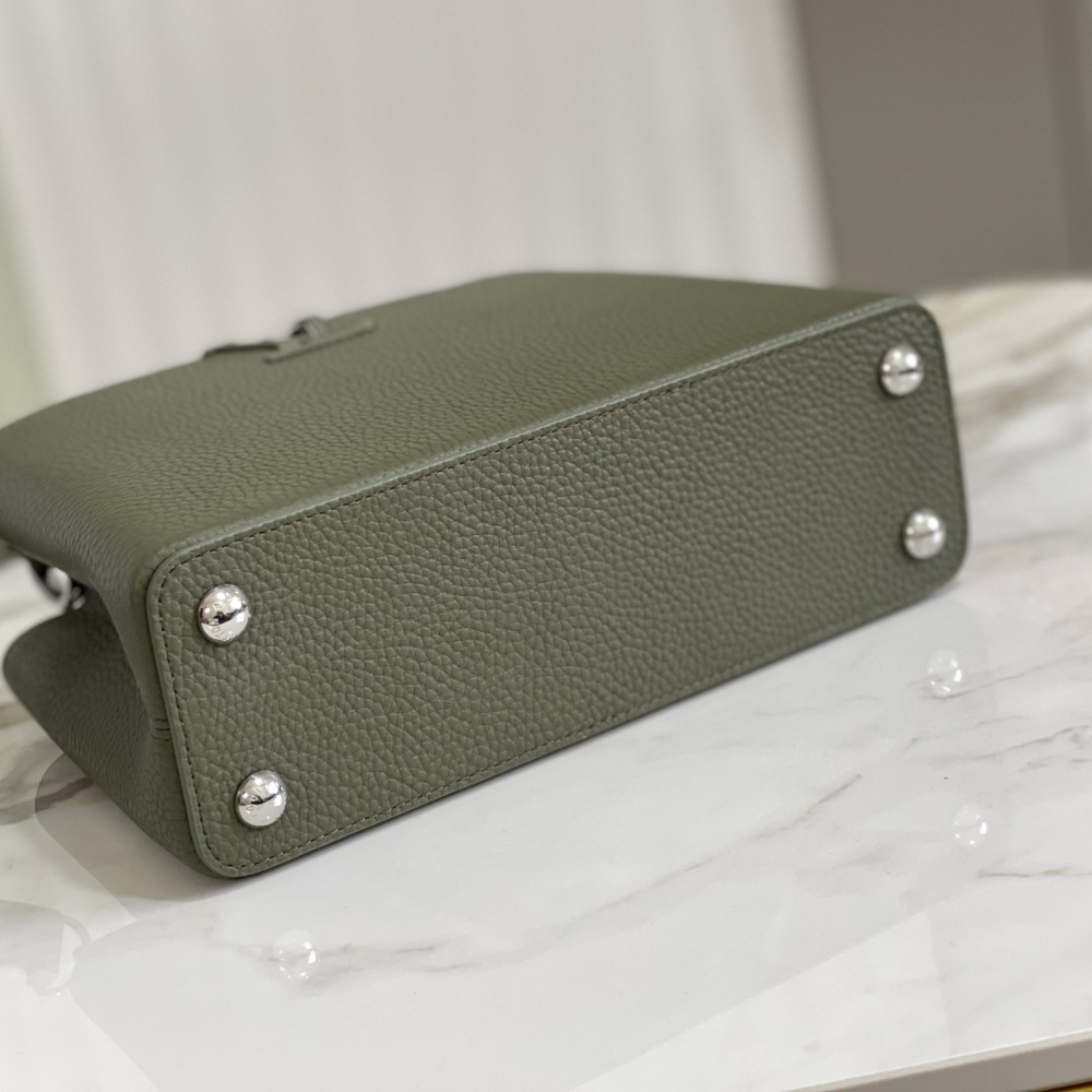 Louis Vuitton Capucines BB M57227