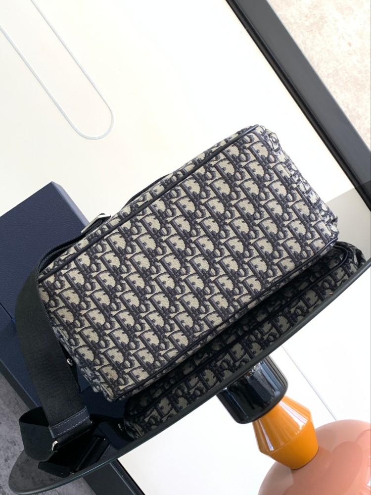 Dior manbag