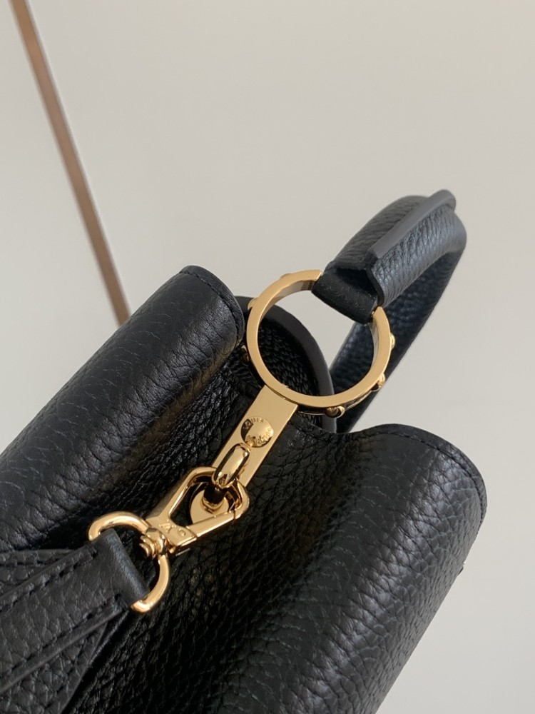 LV Capucines