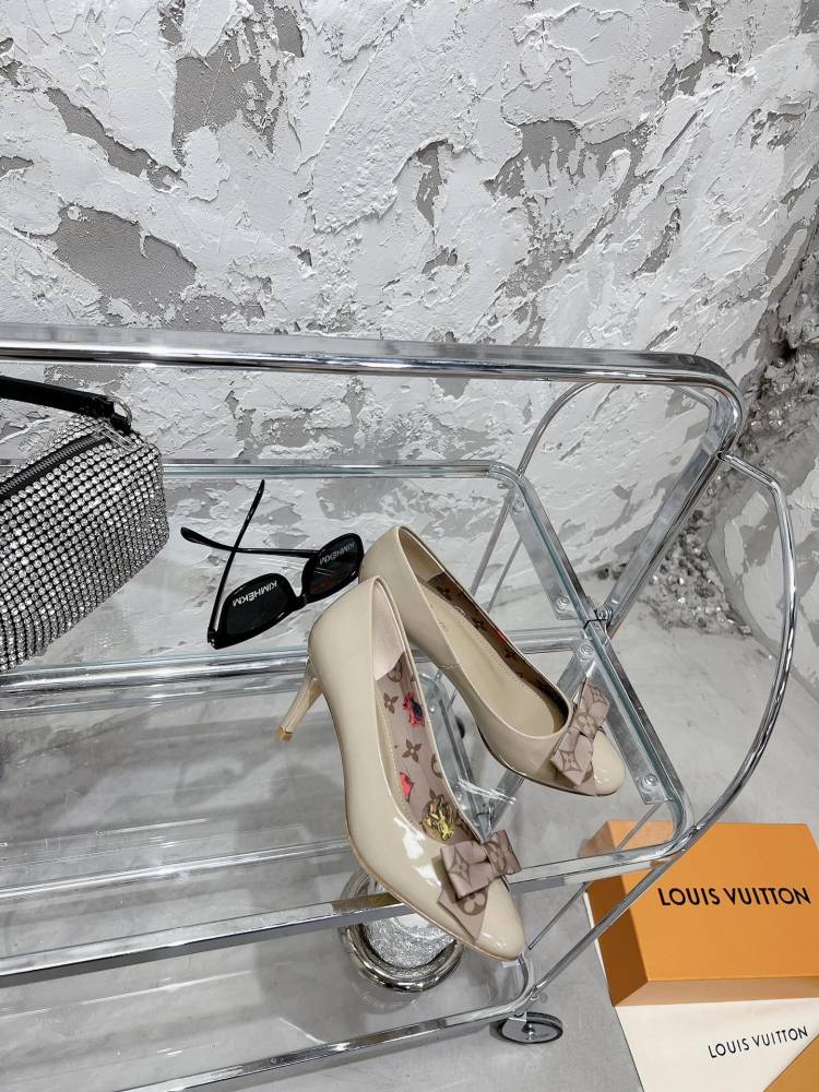 LV high heels Size  LV单鞋
