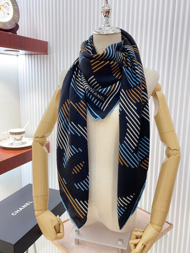 CHANEL Scarf