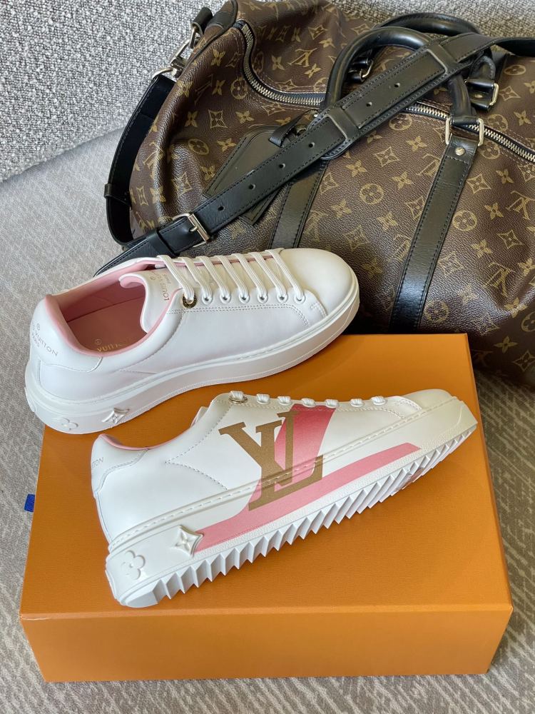 LV sneaker
